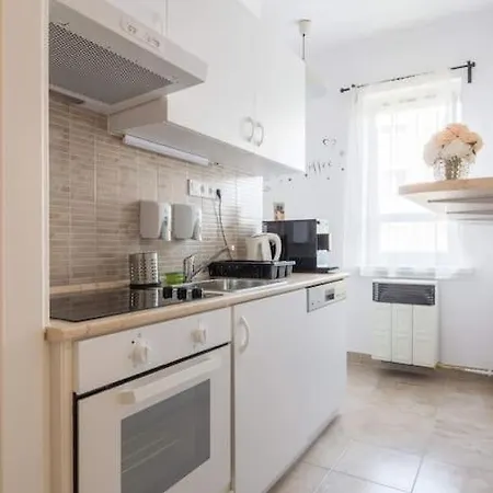 Brand New, Large With Opening Discount Apartmán *
