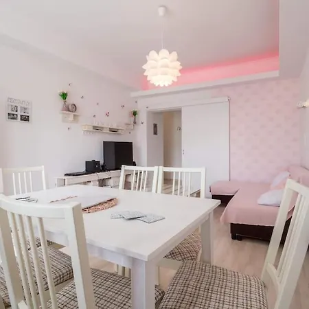 Brand New, Large With Opening Discount Apartmán *