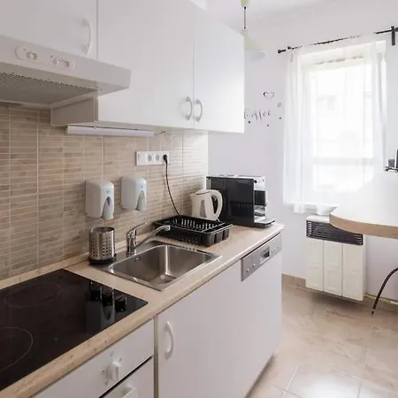 Brand New, Large With Opening Discount Apartmán *